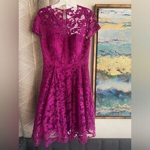 TED BAKER LONDON DRESS SZ 2 (6) MAGENTA CAREE DEEP LACE FLORAL